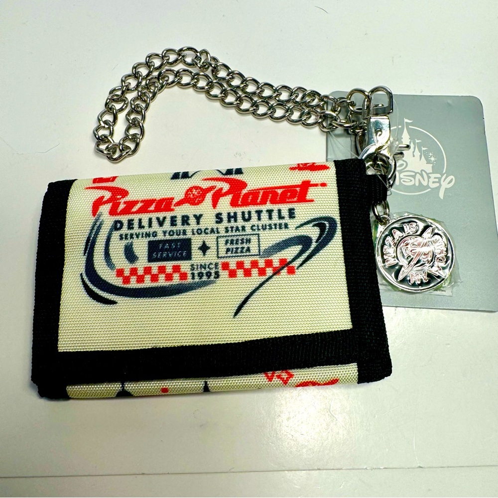 NWT. Walt Disney Parks Pixar Toy Story Pizza Planet Wallet w/ Chain.